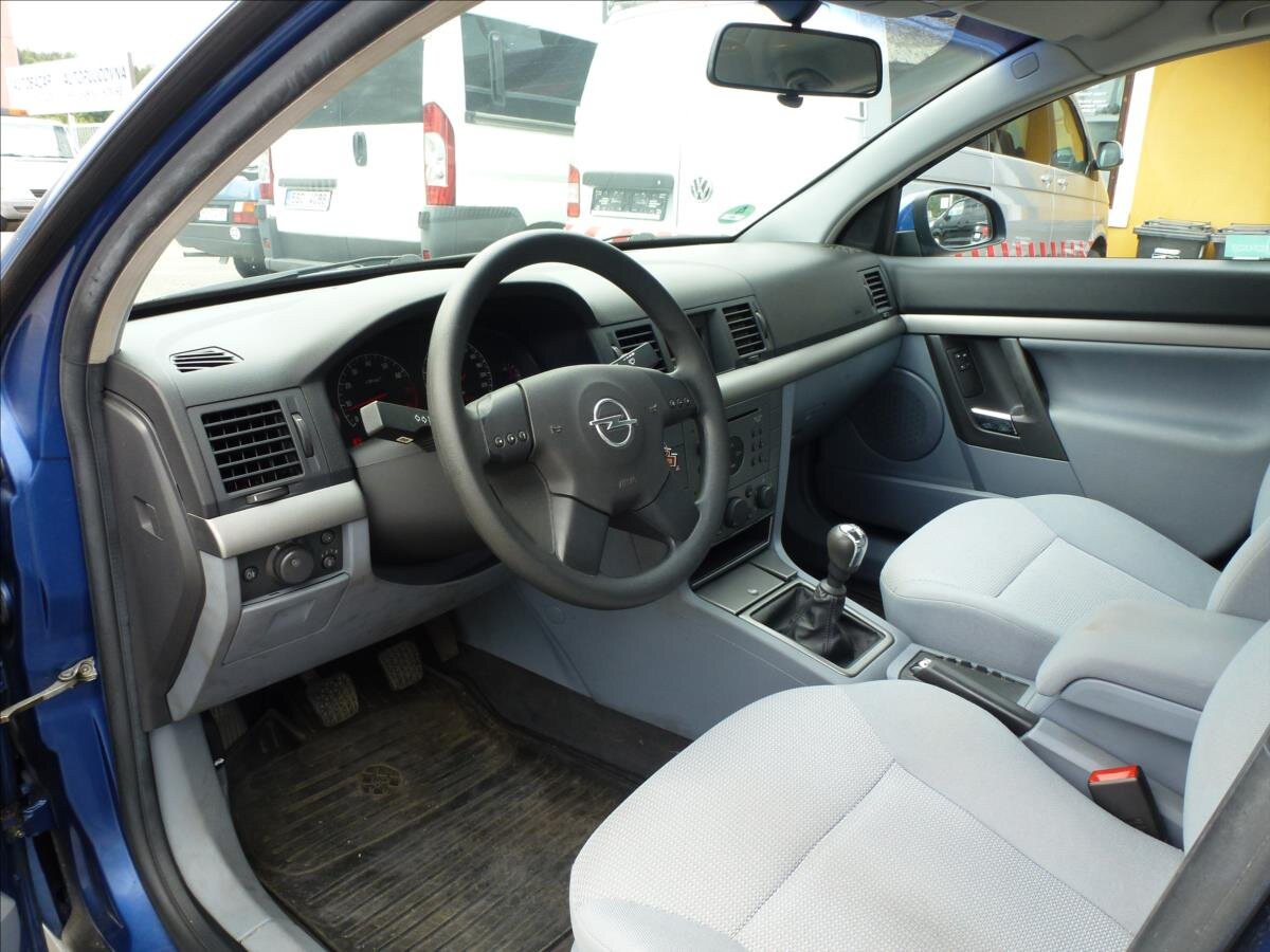 Opel Vectra Sedan / Limuzína 1,8 l 90 kw