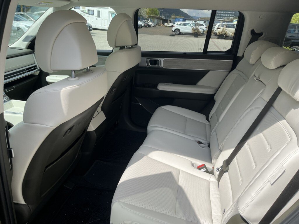 Hyundai Santa Fe SUV / Terénní 1,6 l 185 kw