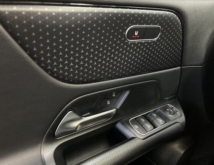 Mercedes-Benz Třídy B Hatchback 1,3 l 120 kw