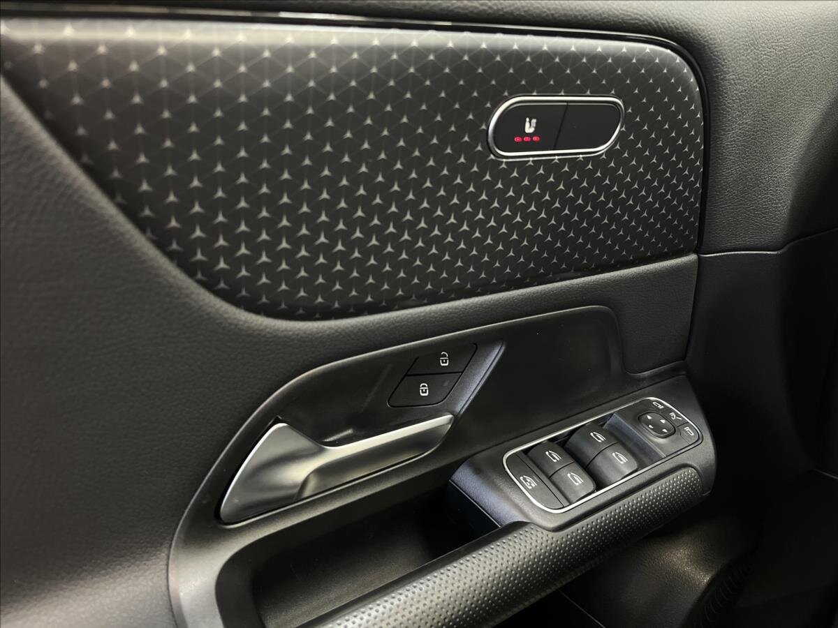 Mercedes-Benz Třídy B Hatchback 1,3 l 120 kw