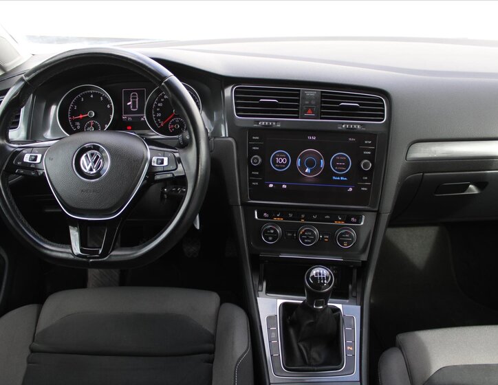 Volkswagen Golf 13