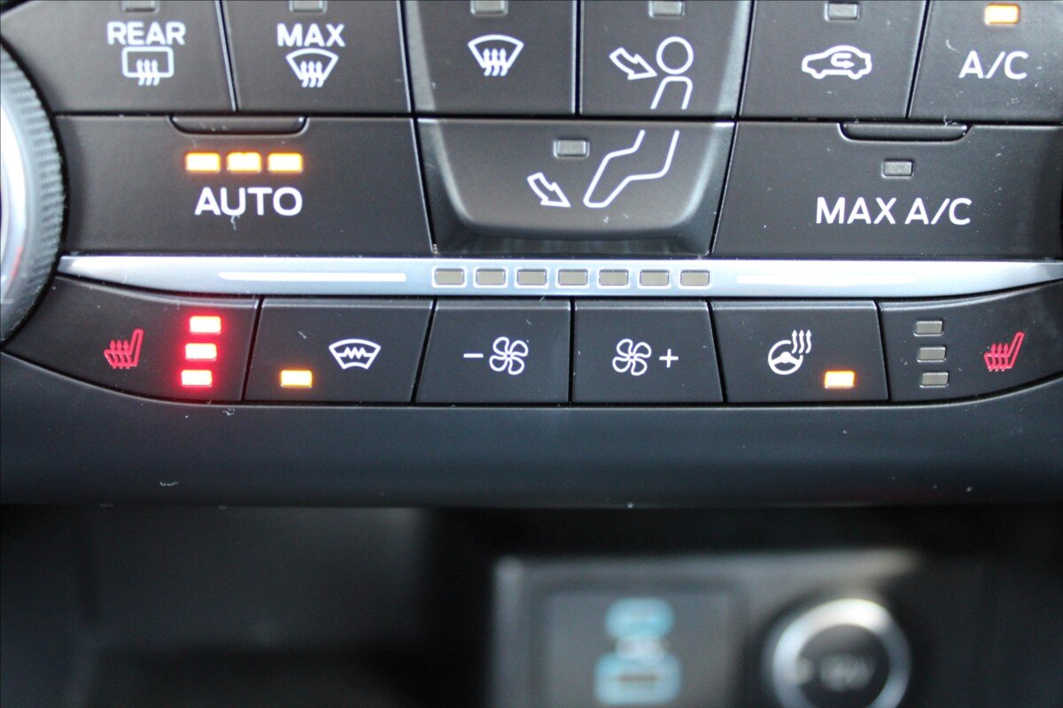 Ford Kuga SUV / Terénní 1,5 l 110 kw