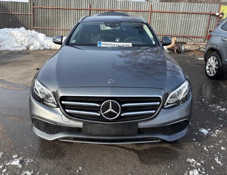 Mercedes-Benz Třídy E Kombi 2,0 l 143 kw