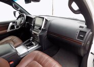 Toyota Land Cruiser 16