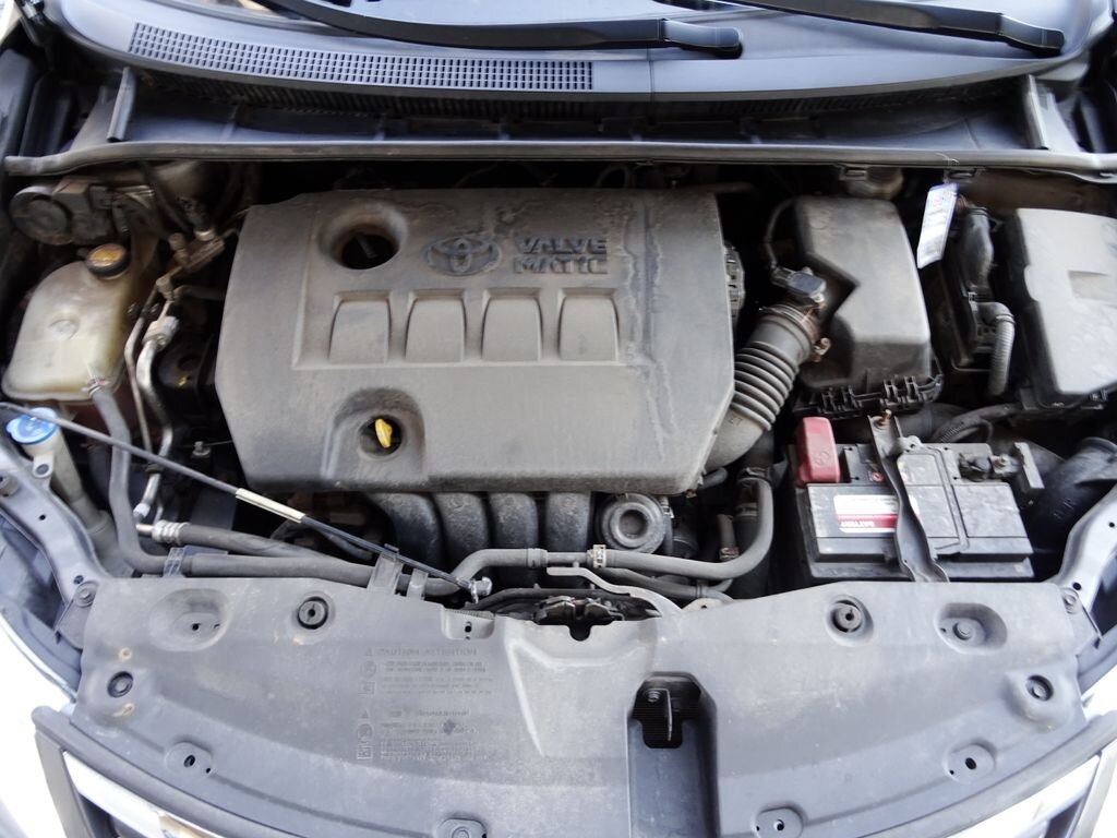 Toyota Avensis Sedan / Limuzína 2,0 l 112 kw