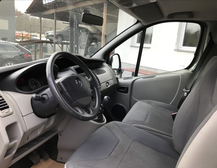 Opel Vivaro Skříň 2,0 l 66 kw