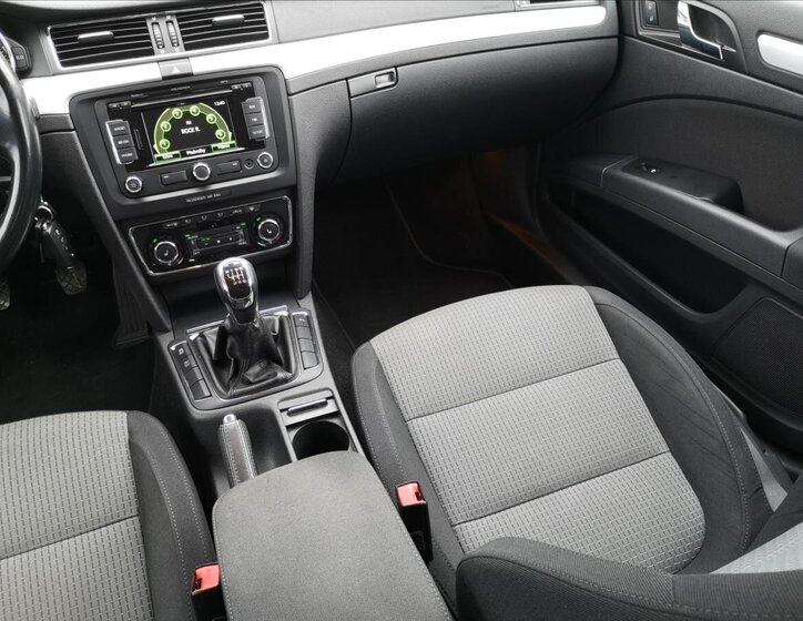 Škoda Superb Sedan / Limuzína 2,0 l 147 kw