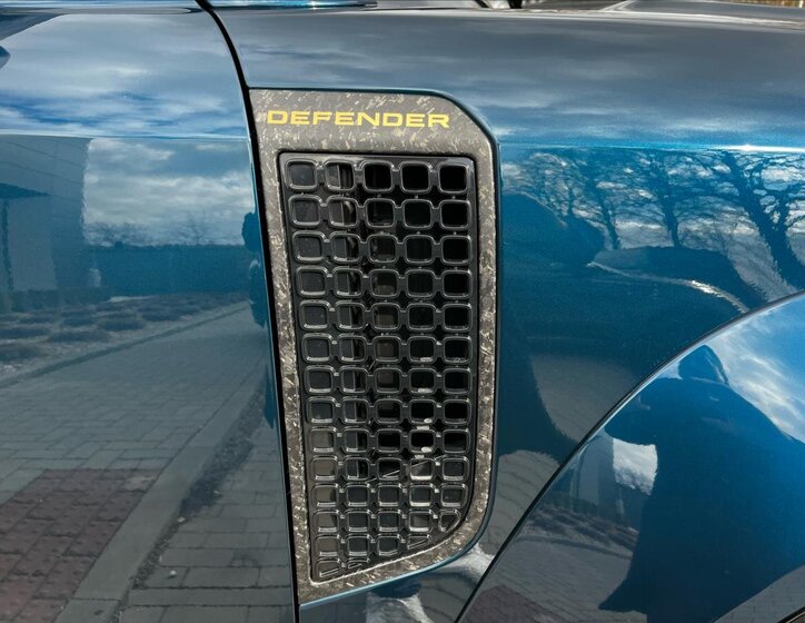 Land Rover Defender SUV / Terénní 4,4 l 467 kw