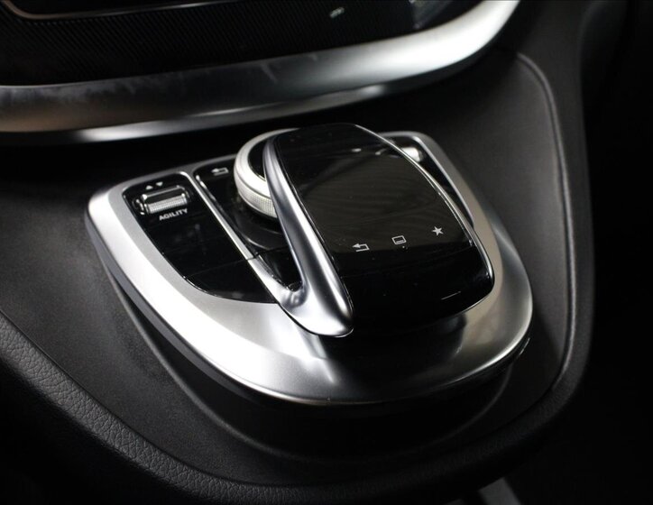 Mercedes-Benz Třídy V 29