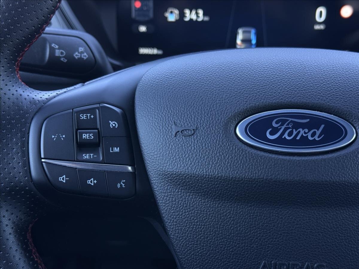 Ford Kuga SUV / Terénní 1,5 l 137 kw