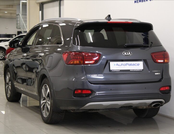 KIA Sorento SUV 2,2 l 147 kw
