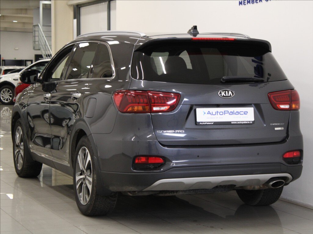 KIA Sorento SUV 2,2 l 147 kw
