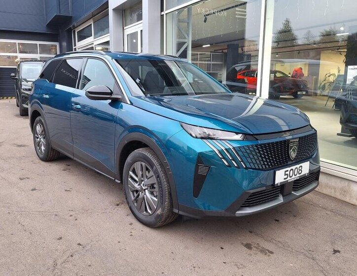 Peugeot 5008 SUV 1,2 l 107 kw