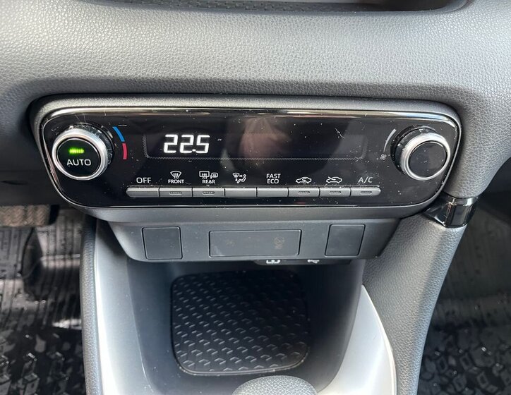 Toyota Yaris Hatchback 1,5 l 68 kw