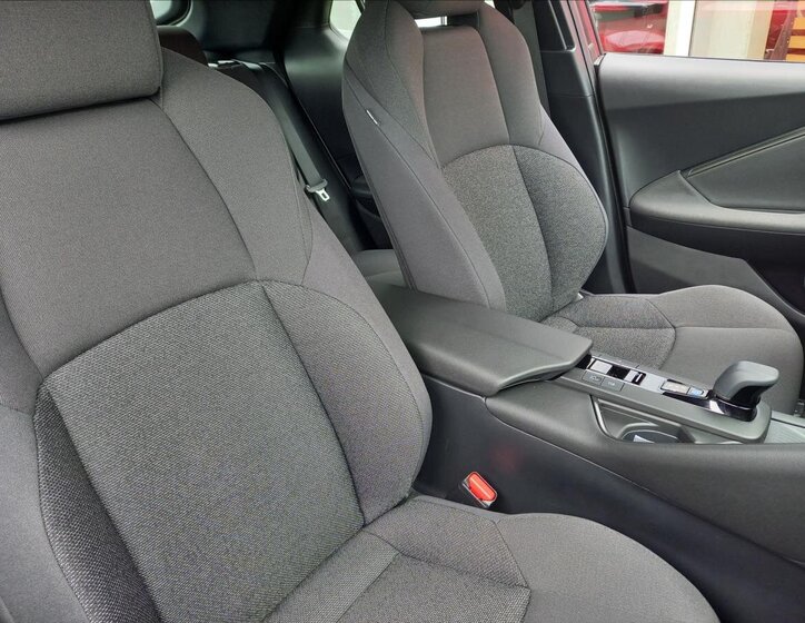 Toyota C-HR Hatchback 1,8 l 103 kw