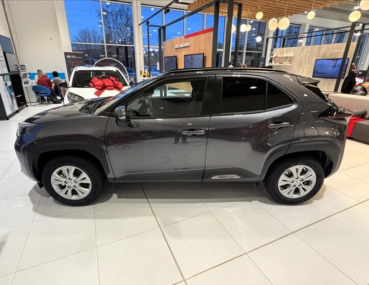 Toyota Yaris Cross 4