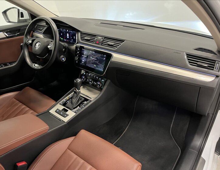 Škoda Superb Liftback 1,4 l 160 kw