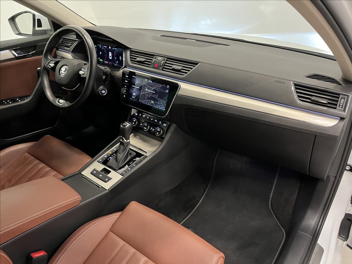 Škoda Superb Liftback 1,4 l 160 kw