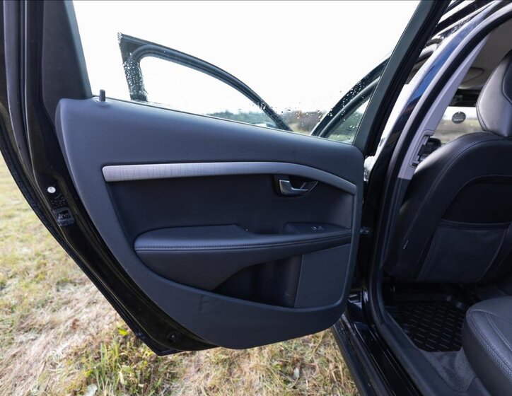 Volvo XC70 Kombi 2,0 l 120 kw