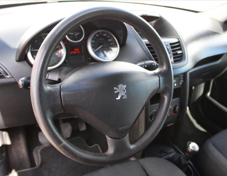 Peugeot 207 15