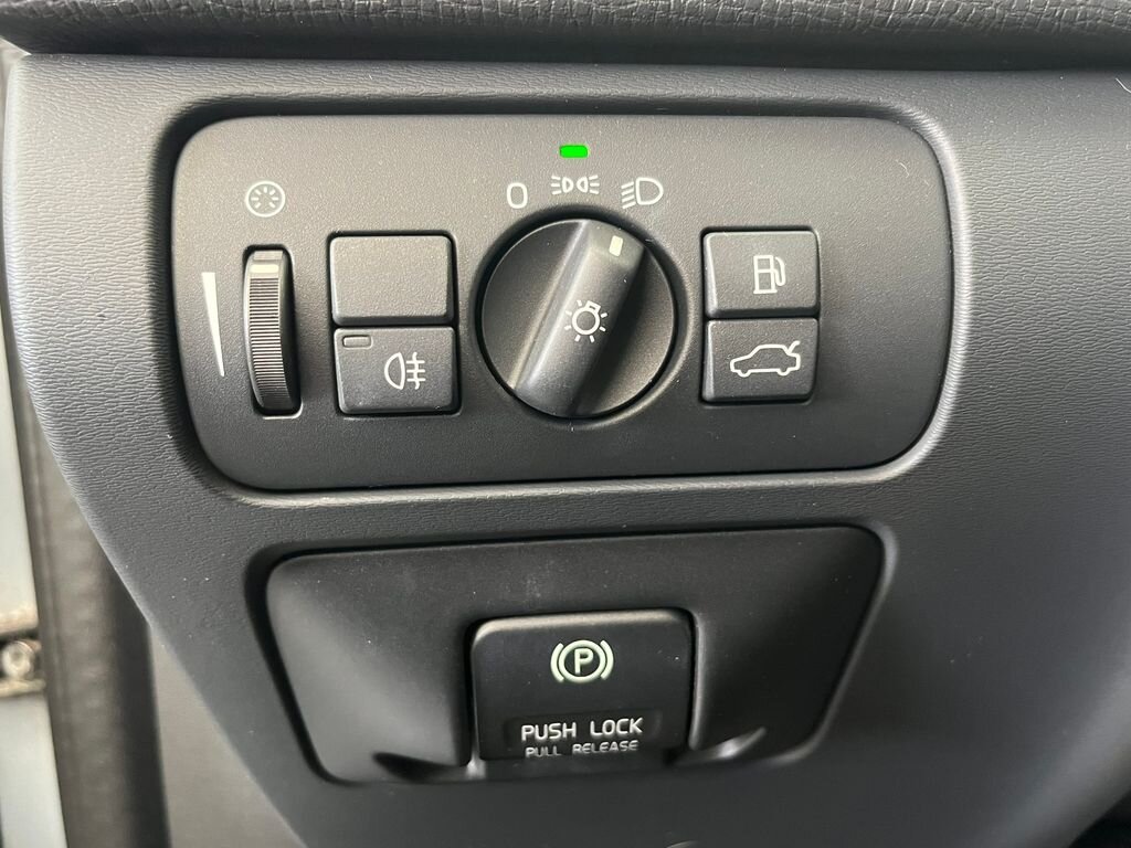 Volvo XC60 SUV / Terénní 2,0 l 120 kw