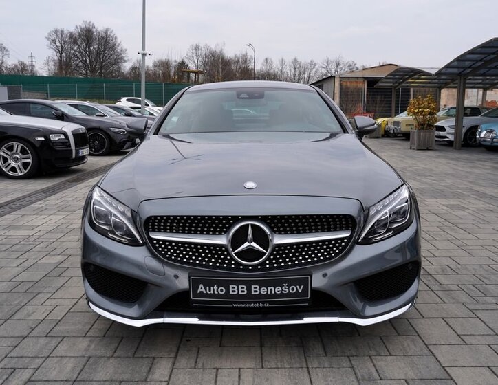 Mercedes-Benz Třídy C Kupé 2,1 l 150 kw