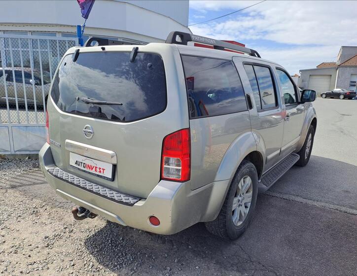 Nissan Pathfinder 3