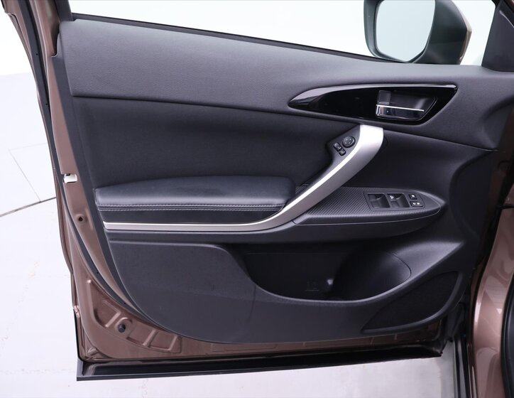 Mitsubishi Eclipse Cross SUV 1,5 l 120 kw