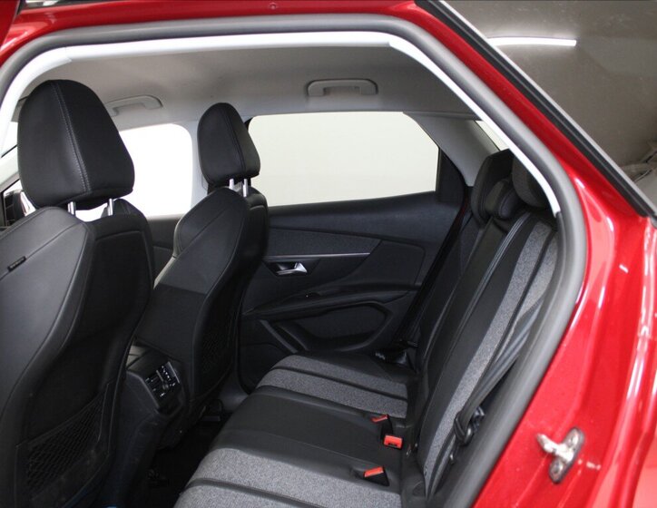 Peugeot 3008 SUV / Terénní 1,2 l 96 kw