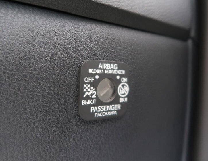 Toyota C-HR SUV 1,8 l 72 kw