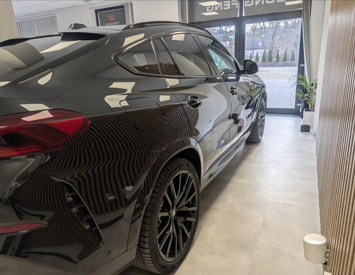 BMW X6 Sedan 3,0 l 210 kw