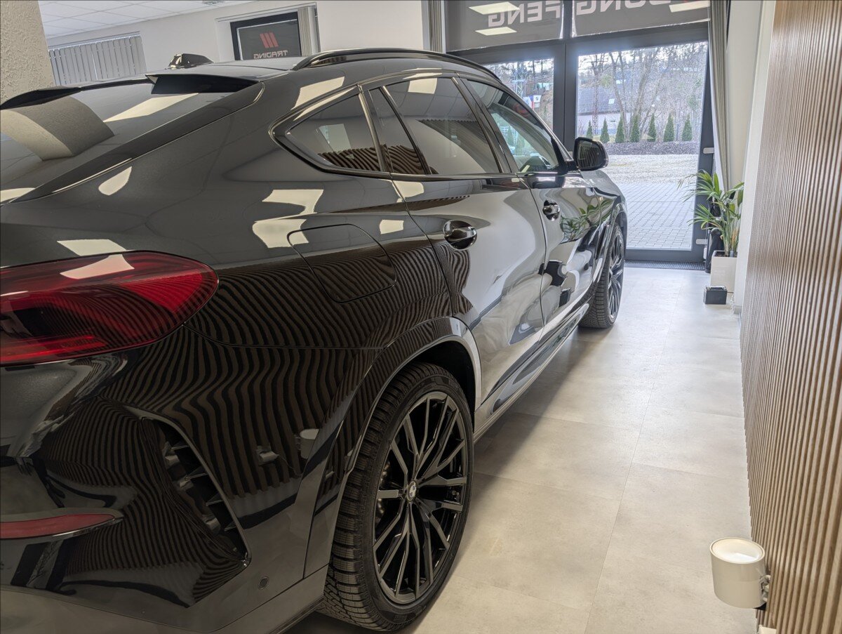 BMW X6 Sedan 3,0 l 210 kw