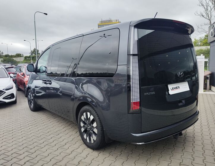 Hyundai Staria 7