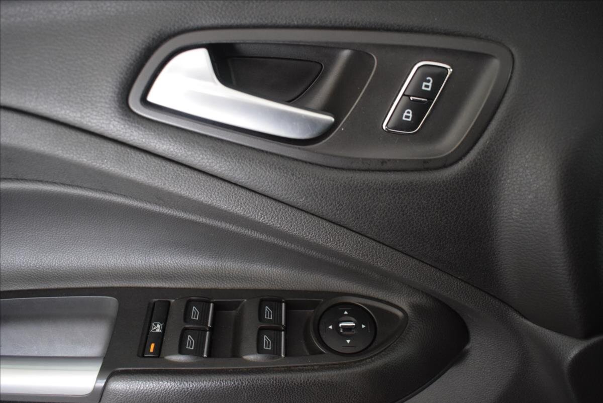 Ford Kuga SUV 2,0 l 120 kw