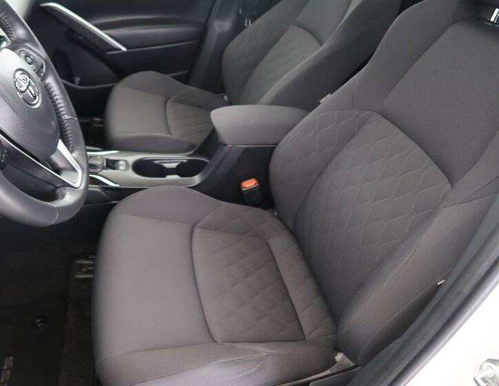 Toyota Corolla Cross Hatchback 2,0 l 112 kw