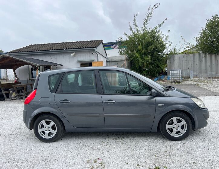 Renault Scénic 11