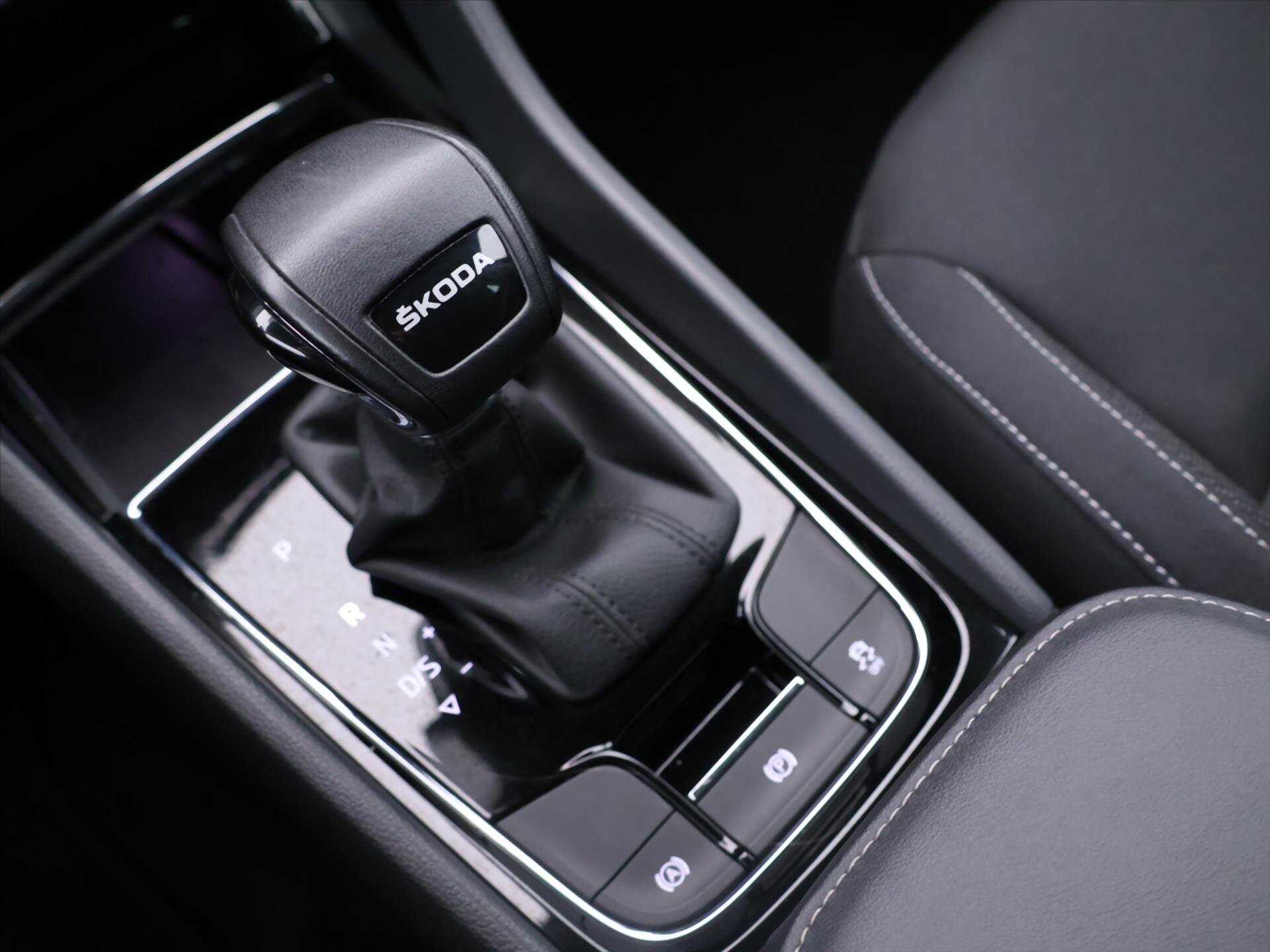 Škoda Karoq SUV / Terénní 2,0 l 85 kw