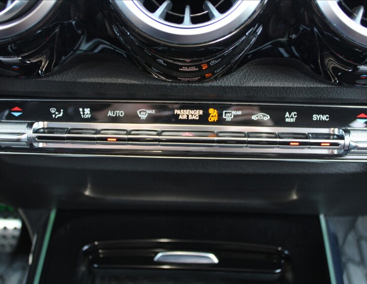 Mercedes-Benz GLB 22