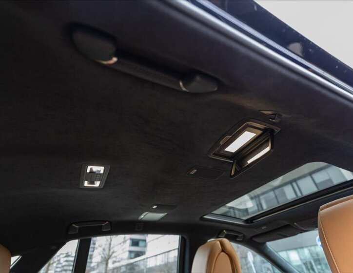 Lexus LS 500h Sedan / Limuzína 3,5 l 264 kw