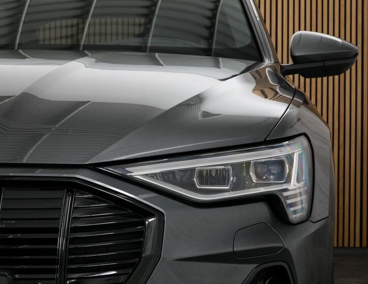 Audi e-tron SUV 0,0 300 kw