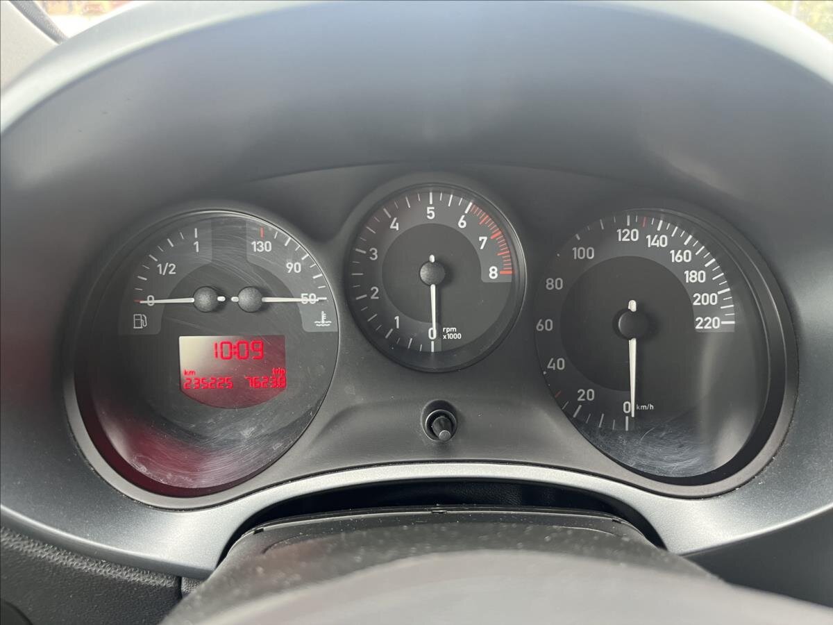 Seat Leon Hatchback 1,4 l 63 kw