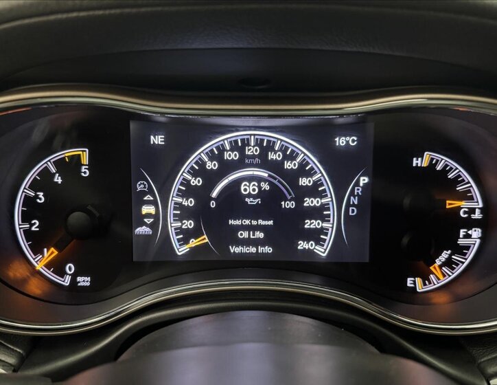 Jeep Grand Cherokee 14