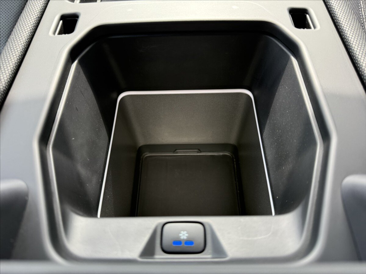 Land Rover Defender SUV / Terénní 3,0 l 221 kw