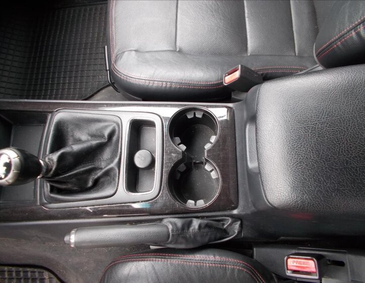 KIA Sorento SUV / Terénní 2,5 l 125 kw