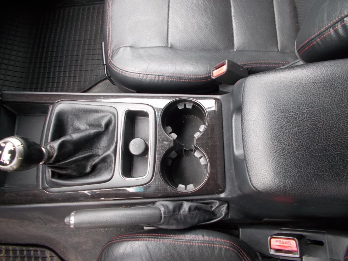 KIA Sorento SUV / Terénní 2,5 l 125 kw