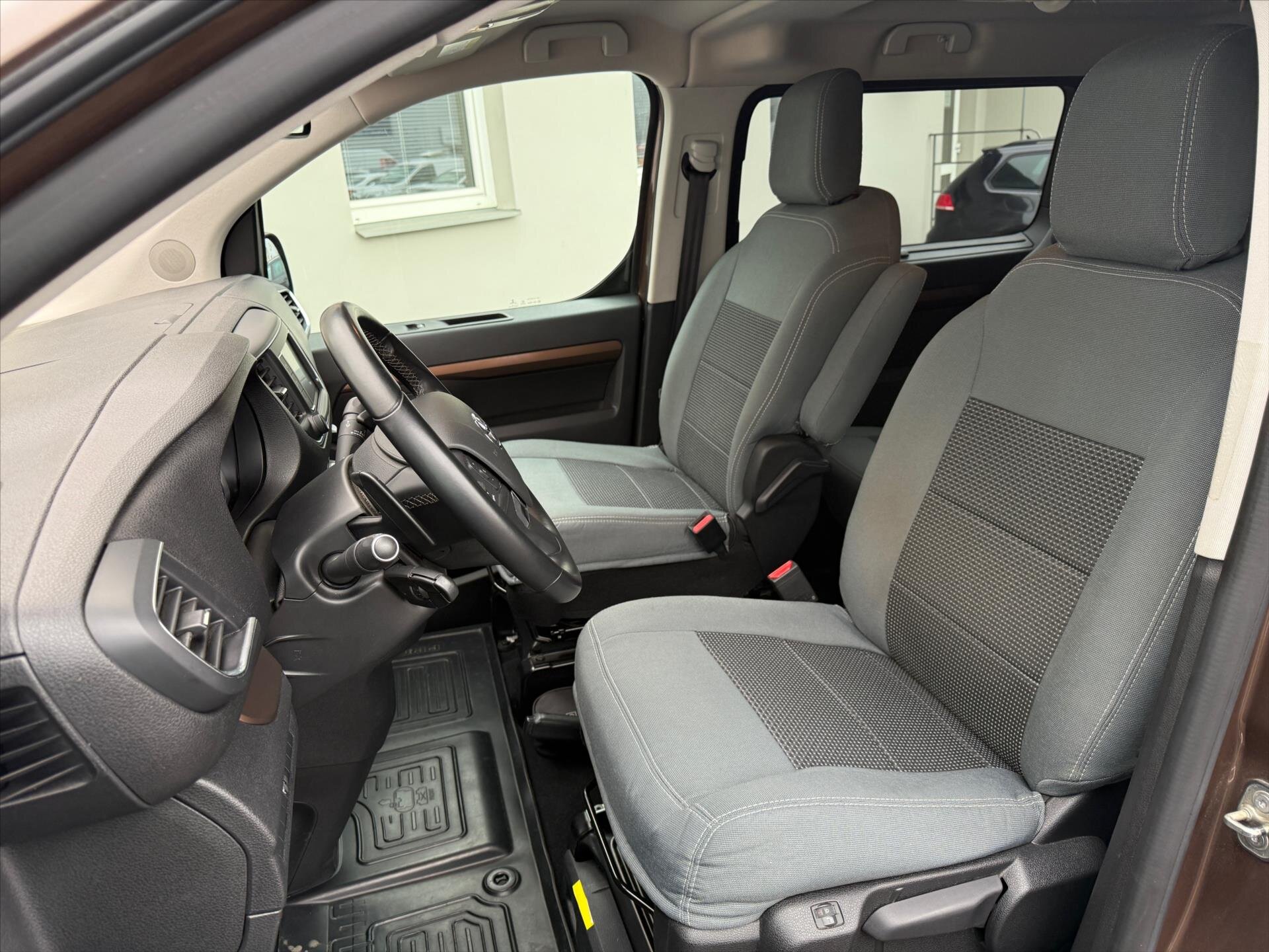 Toyota ProAce VAN-Minibus 2,0 l 130 kw