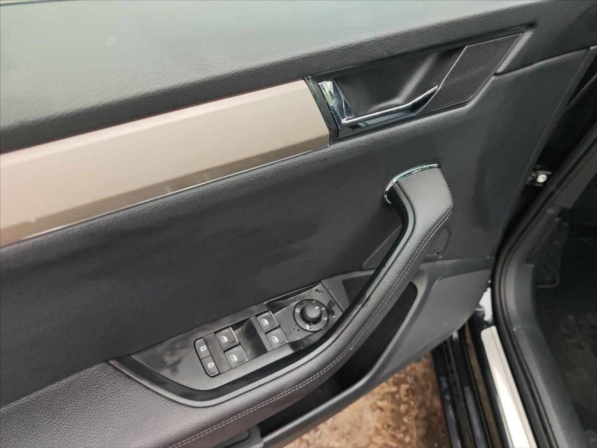 Škoda Superb Kombi 2,0 l 147 kw