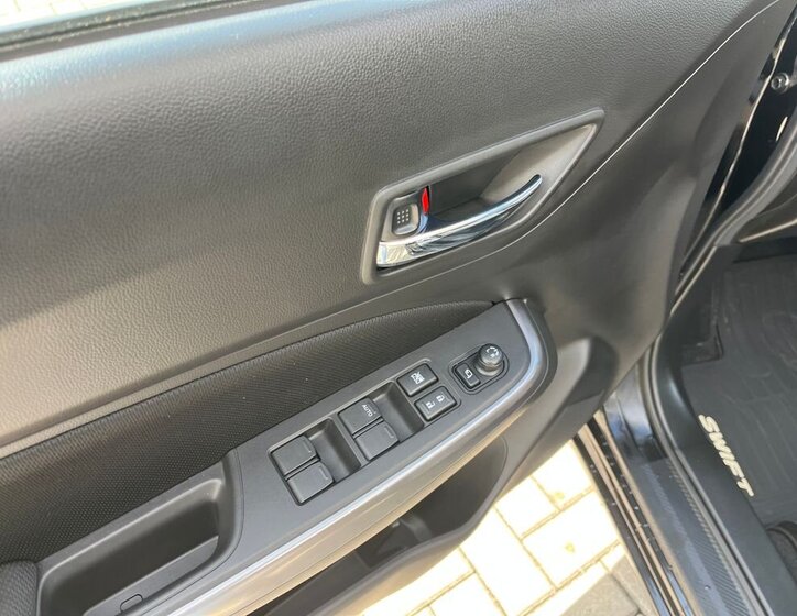 Suzuki Swift Hatchback 1,2 l 61 kw