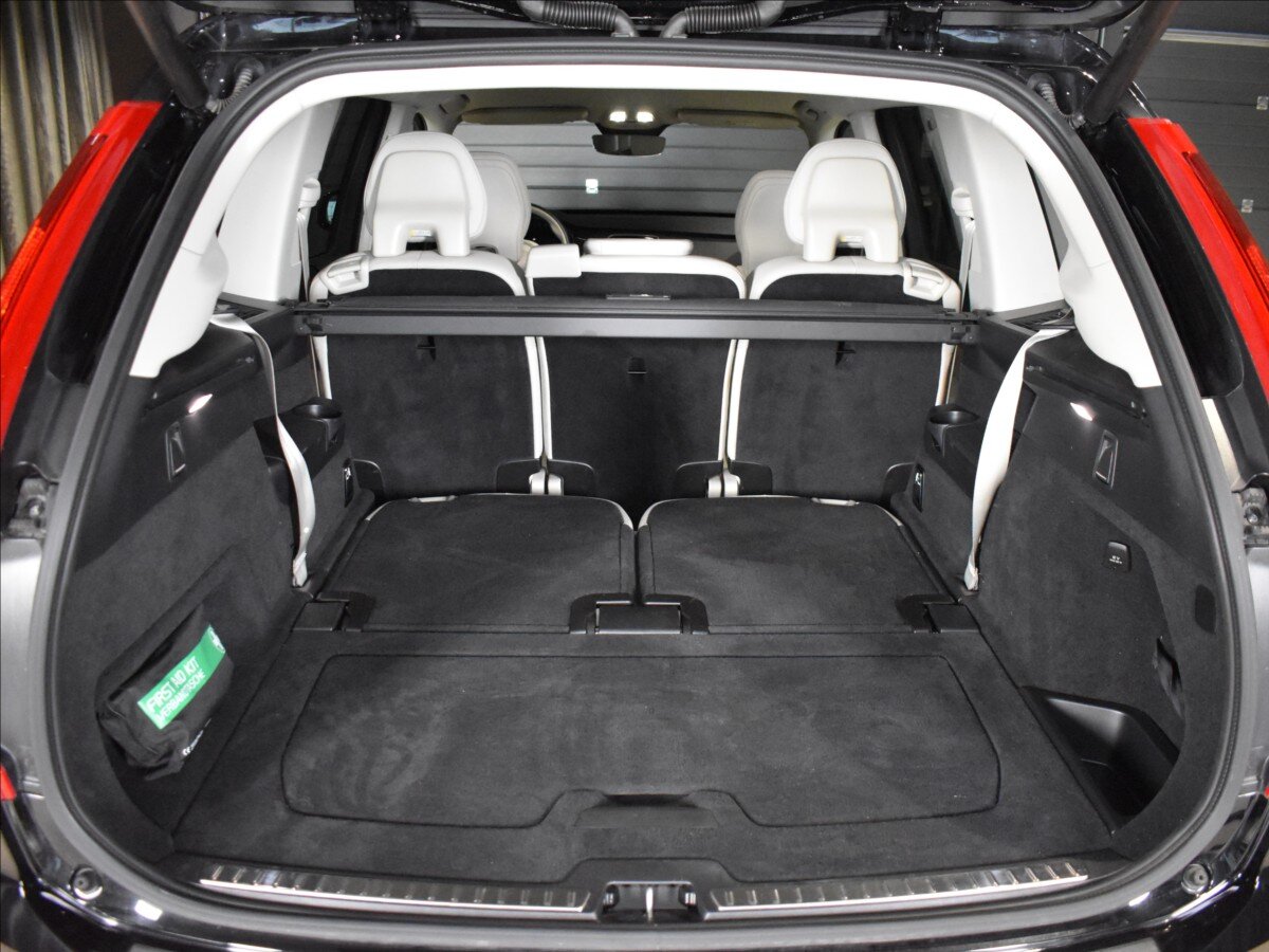 Volvo XC90 SUV / Terénní 2,0 l 184 kw
