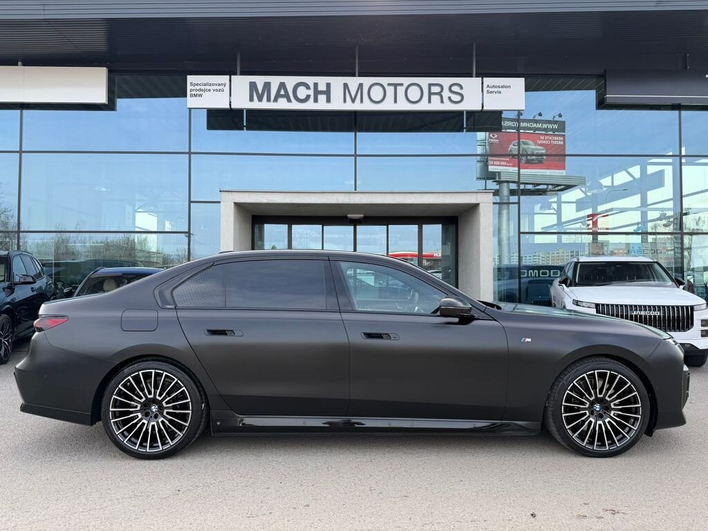 BMW Řada 7 Sedan / Limuzína 3,0 l 360 kw
